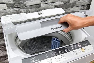 Tại sao nước xả vải không xuống lồng giặt của máy giặt?