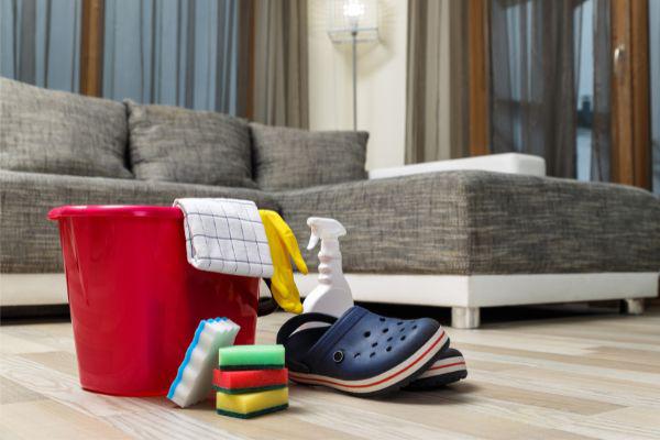 Nước tẩy trắng giày loại nào tốt và cách sử dụng