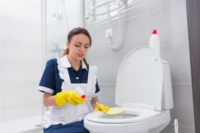 Cách sử dụng nước tẩy bồn cầu như thế nào hiệu quả?