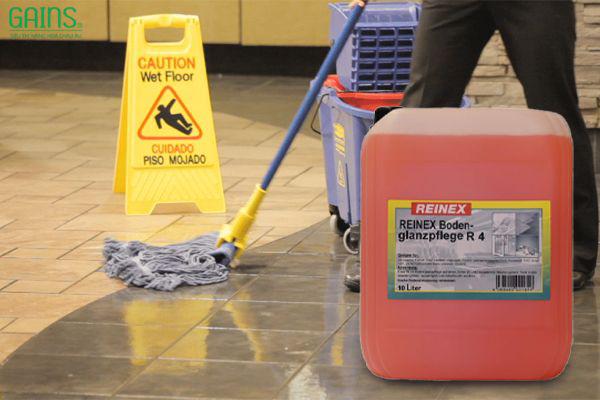 Dung dịch nước lau sàn dùng cho xe vắt nước lau sàn công nghiệp.