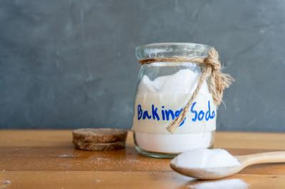 Cách khử mùi trong tủ quần áo bằng giấm baking soda