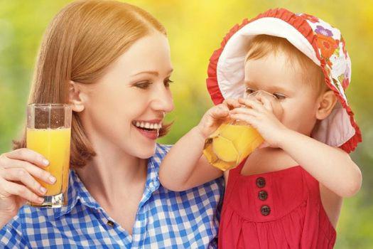 Có nên dùng nước ép trái cây cho bé 6 tháng tuổi?