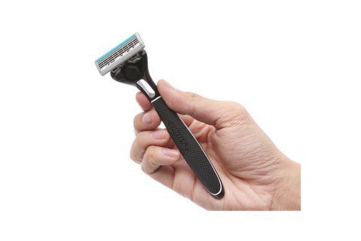 cạo râu bằng dao cạo nào tốt?