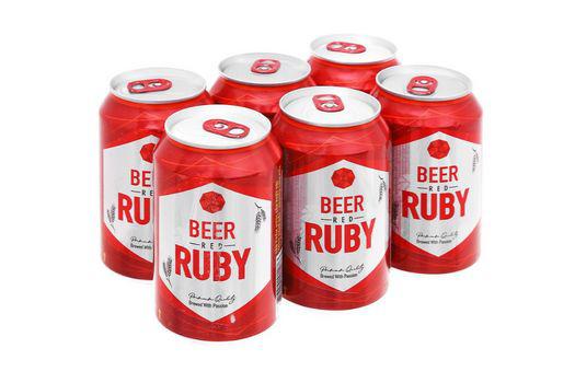 bia ruby đỏ giá bao nhiêu 1 thùng?