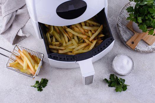 Cách làm khoai tây chiên bằng nồi chiên không dầu